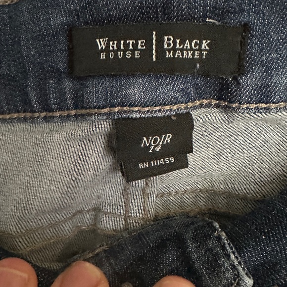 White House Black Market capri Jeans NWOT with bling back pockets - Picture 4 of 7